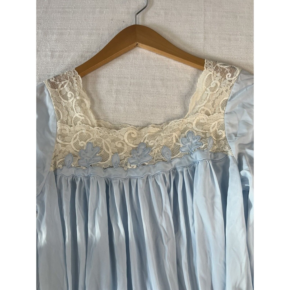 Vintage Chiha Brand Nylon And Lace Blue And White NightGown Size XS - Picture 3 of 8